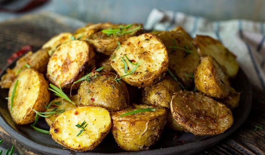 Fırında Patatesin Kaderi Değişiyor – Çıtır Dışı Yumuşak İçi İçin Küçük Bir Mutfak Oyunu