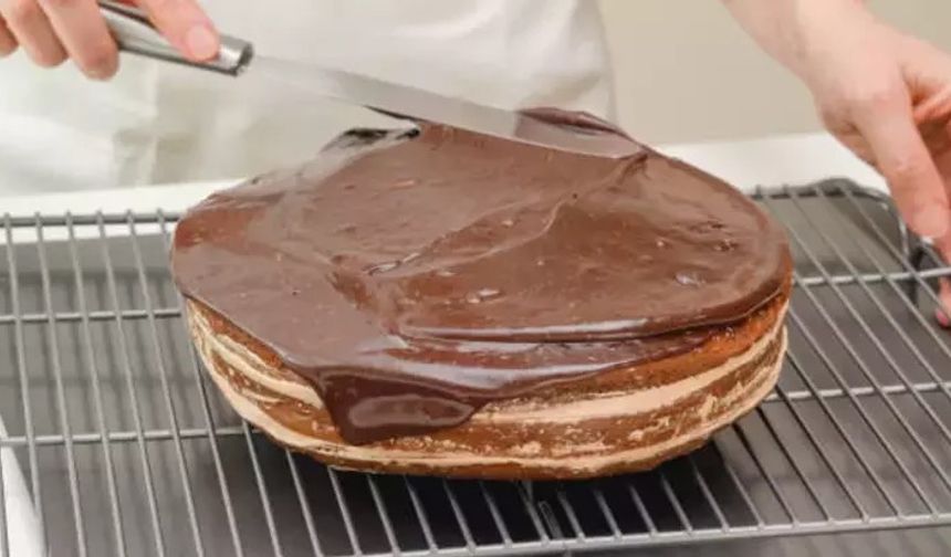 Çaydanlıktaki Son Yudumu Sakın Dökmeyin - Bu Pasta Akılları Başından Alıyor!