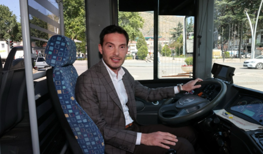 Süper Vali'nin Oğlu Bayram Boyunca Otobüs Biletlerini Ücretsiz Yaptı!