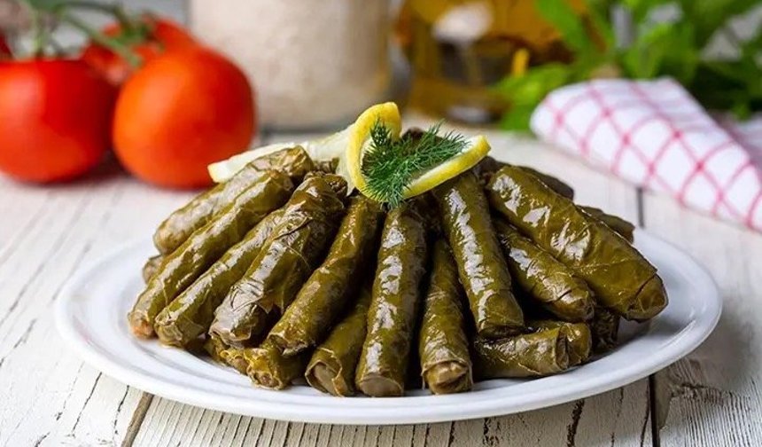 Osmanlı mutfağından gelen lezzet - İstanbul usulü sarma yapan farkı hemen anlıyor