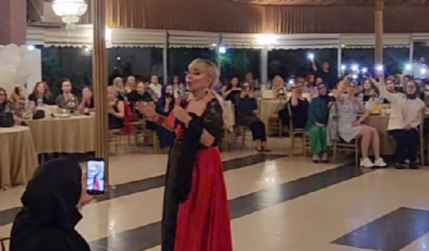 Safiye Soyman Tokat’a Geldi, Hanım Kardeşleriyle Birlikte Şarkı Söyledi