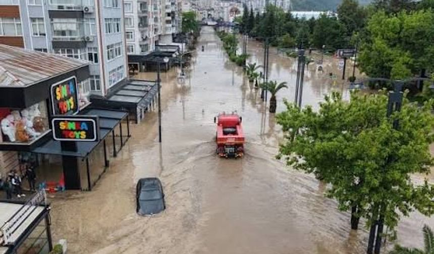 Trabzon'da Sel Son Dakika: Trabzon Havalimanı'nı Su Bastı mı, Uçuşlar İptal mi? 19 Eylül Trabzon Hava Durumu ve Son Duru