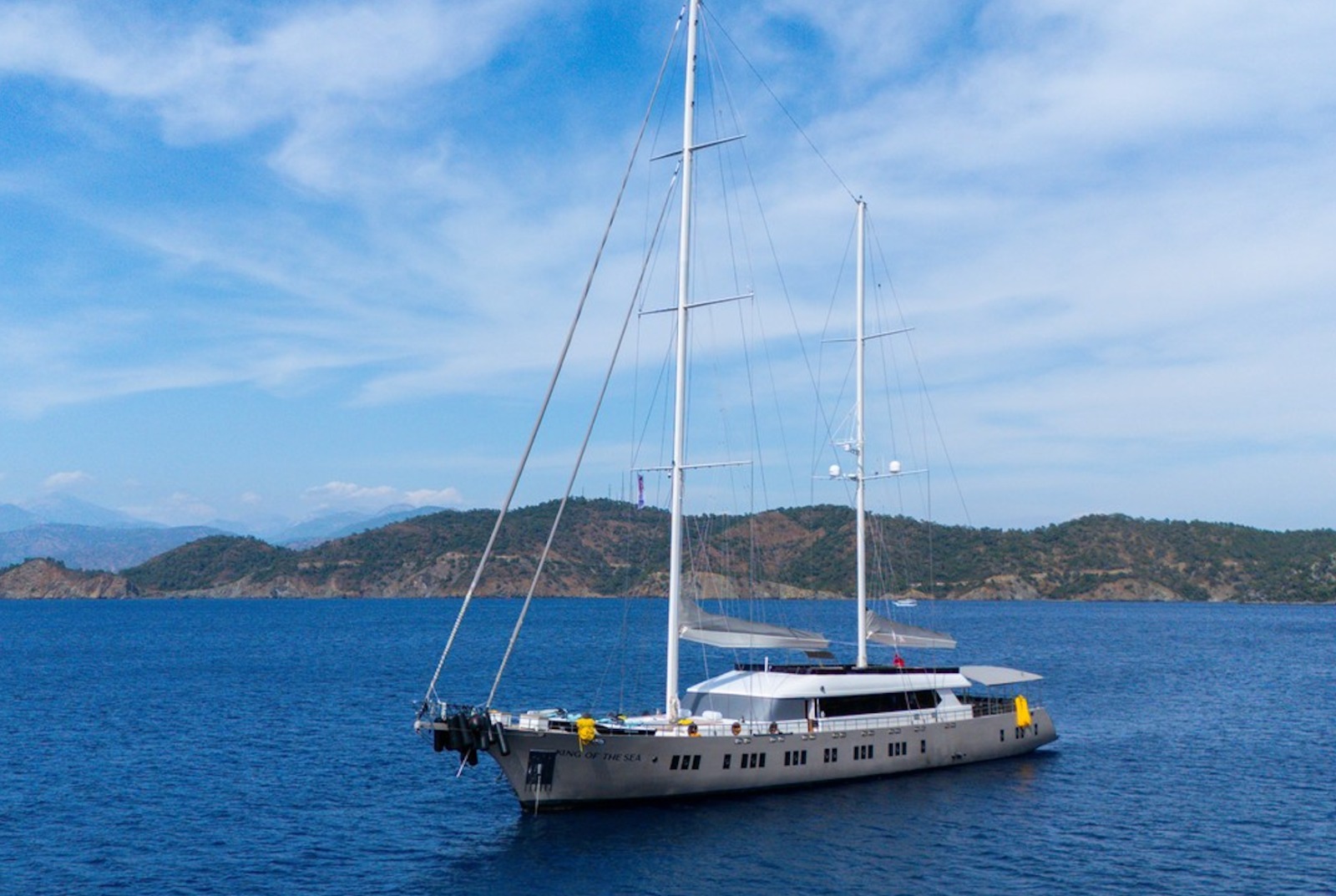 B888Fee2 289B 49B9 9806 E09Dbcce4B5D