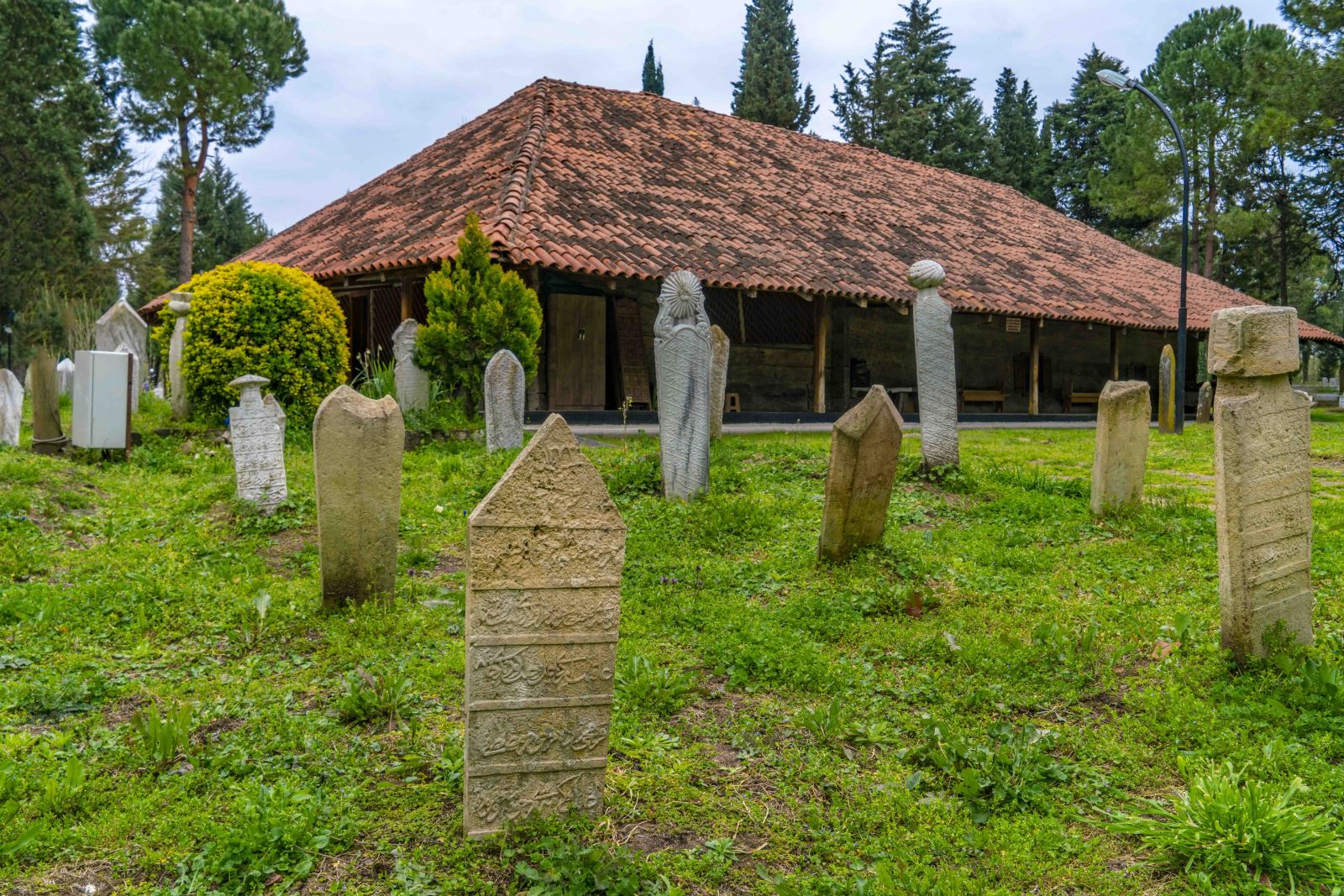 Gökçeli Camii Ve Türbesi