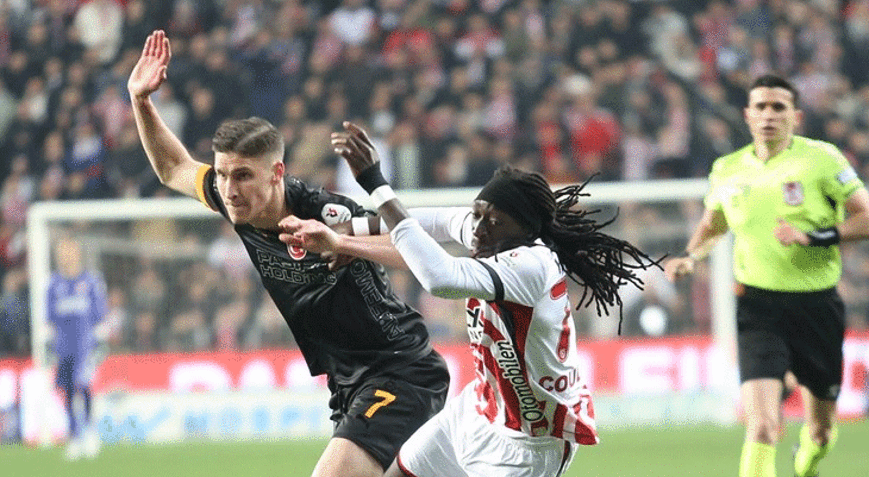 Fenerbahçe Zirve Takibini Sürdürüyor: Anderson Talisca Hat-Trick İle Başakşehir’i Devirdi