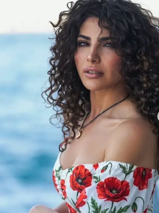 Güneşin Doğduğu Yer Dizisinin Gül Kozanı (1)