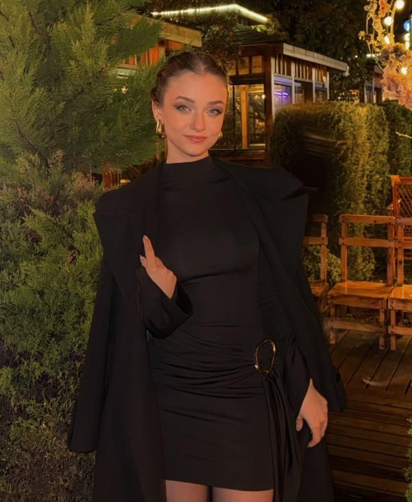 Naz Günay (2)